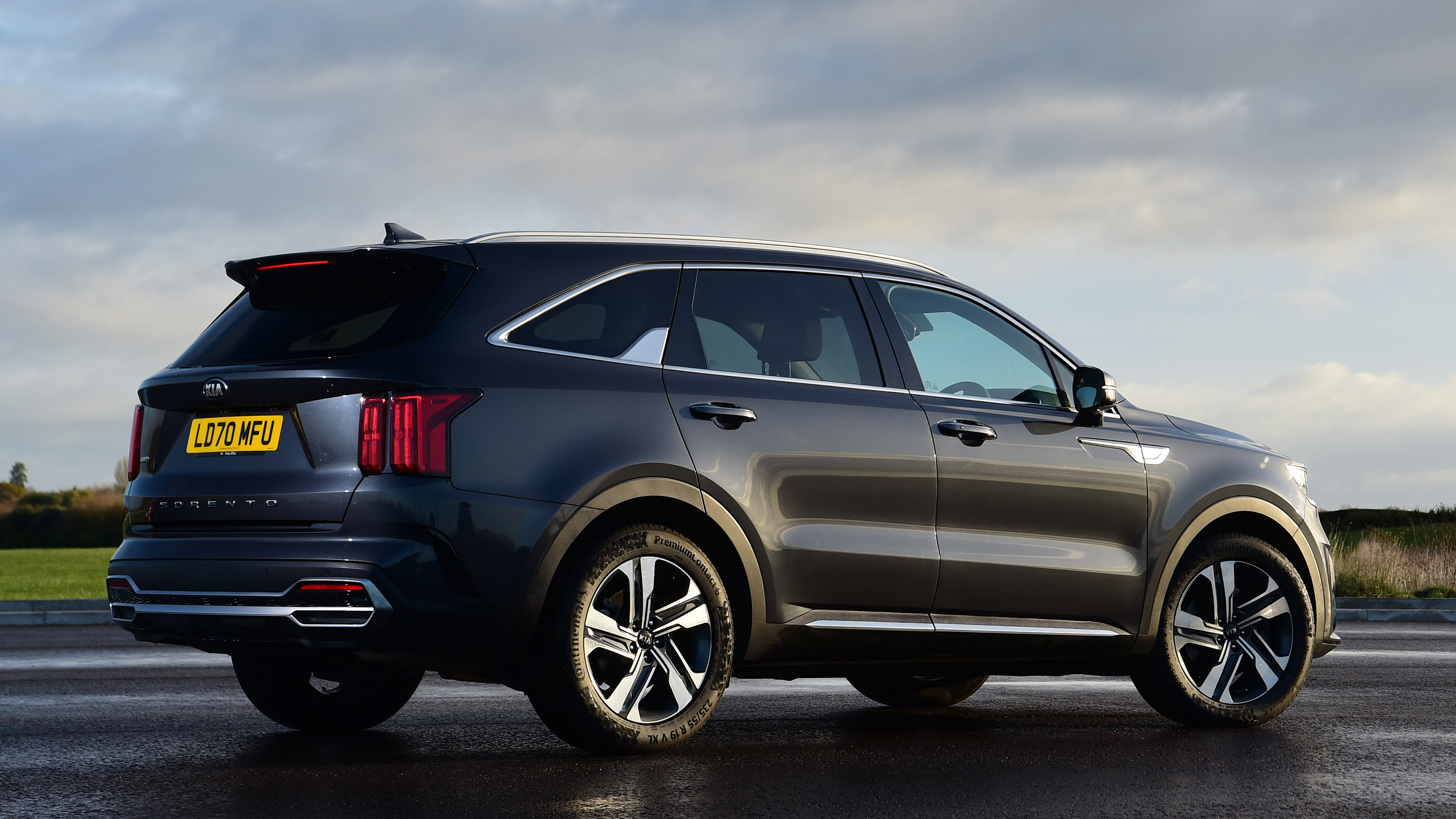 Volkswagen Tiguan Allspace - rear static