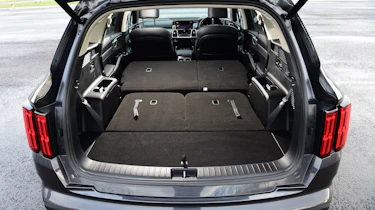 Volkswagen Tiguan Allspace - boot seats down