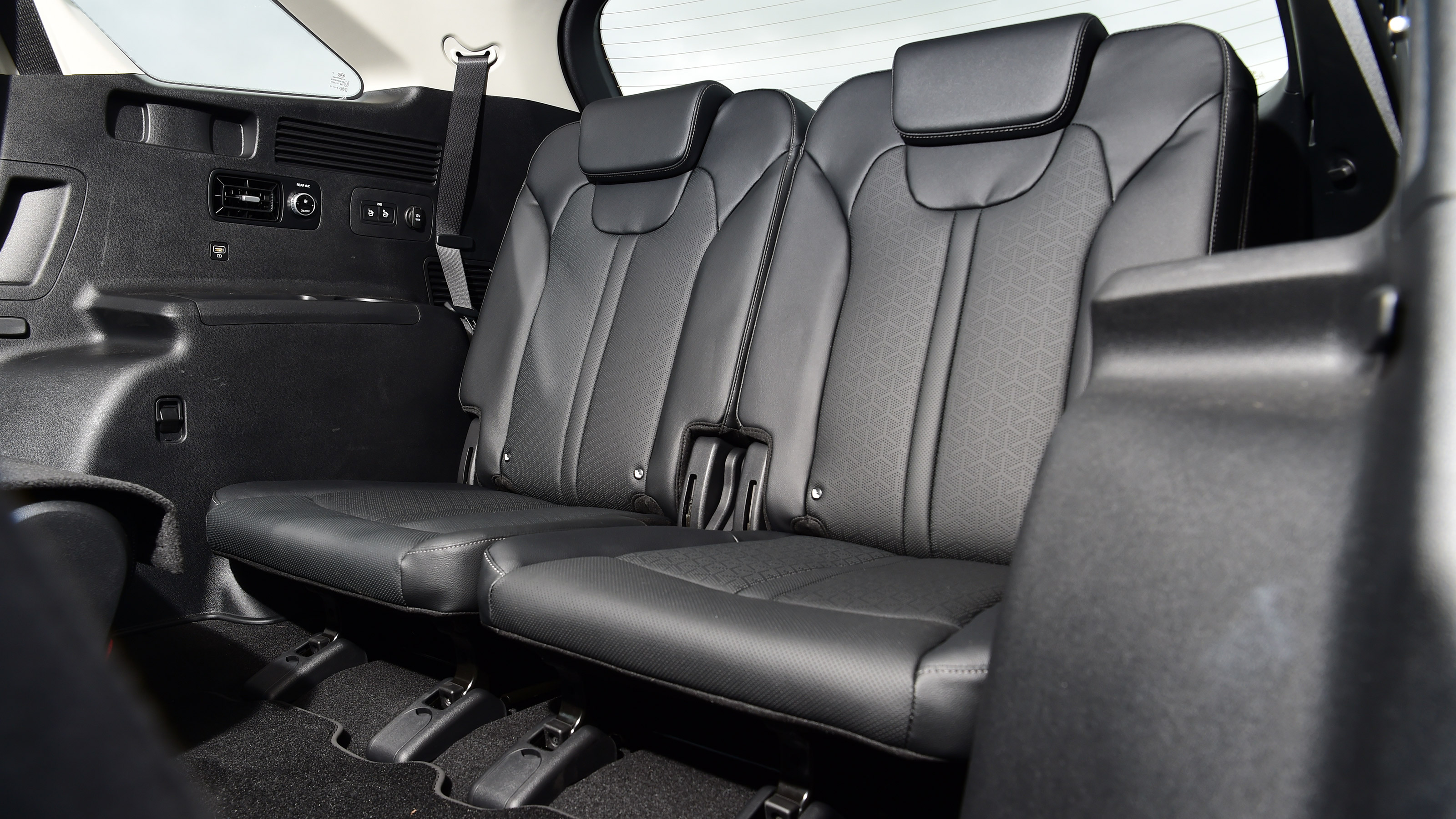 Volkswagen Tiguan Allspace - back seats