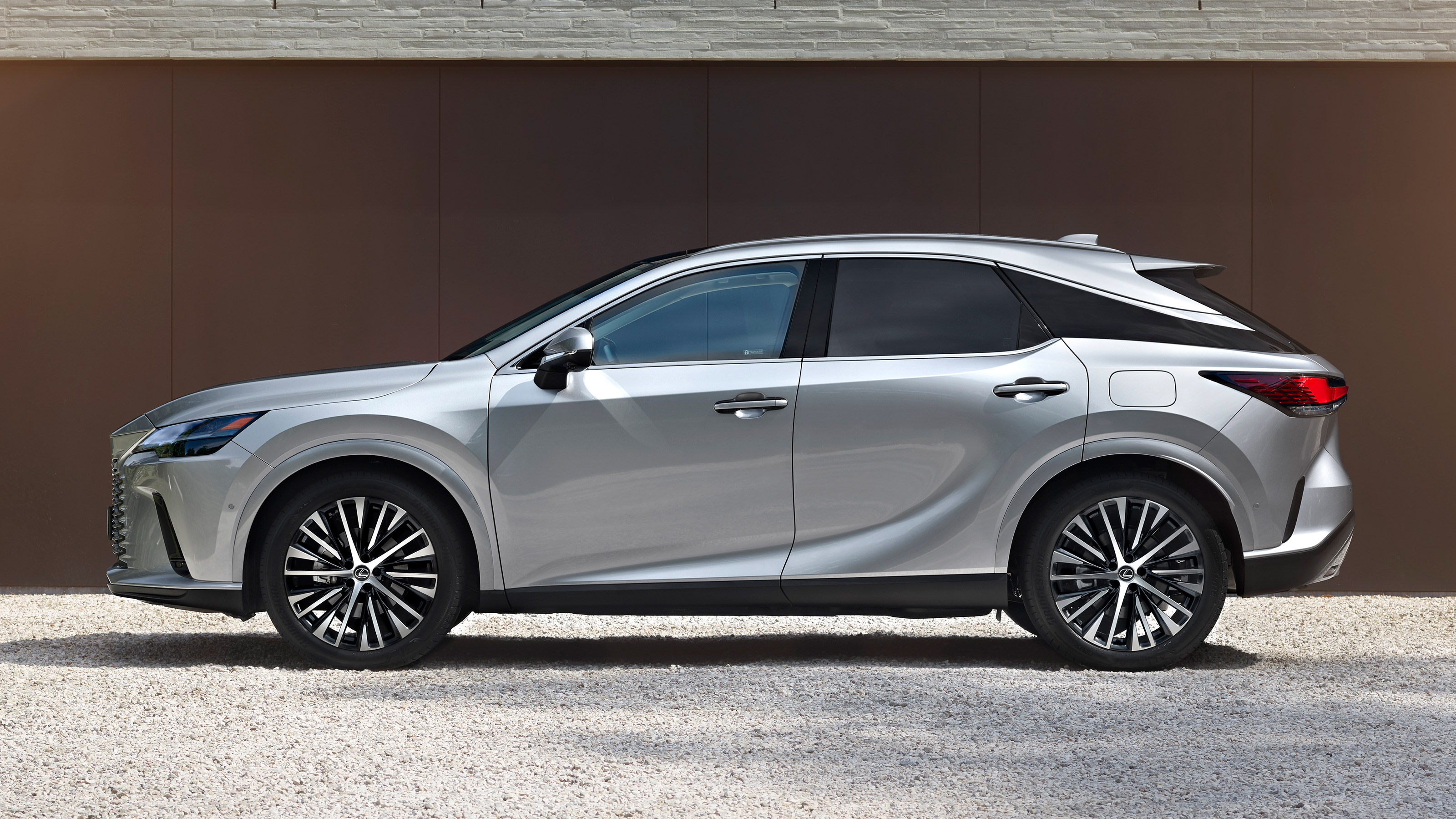 Lexus RX - side