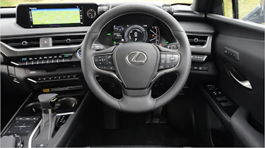 Lexus UX 250 Takumi - interior