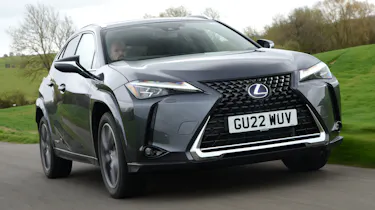 Lexus UX 250 Takumi - front tracking