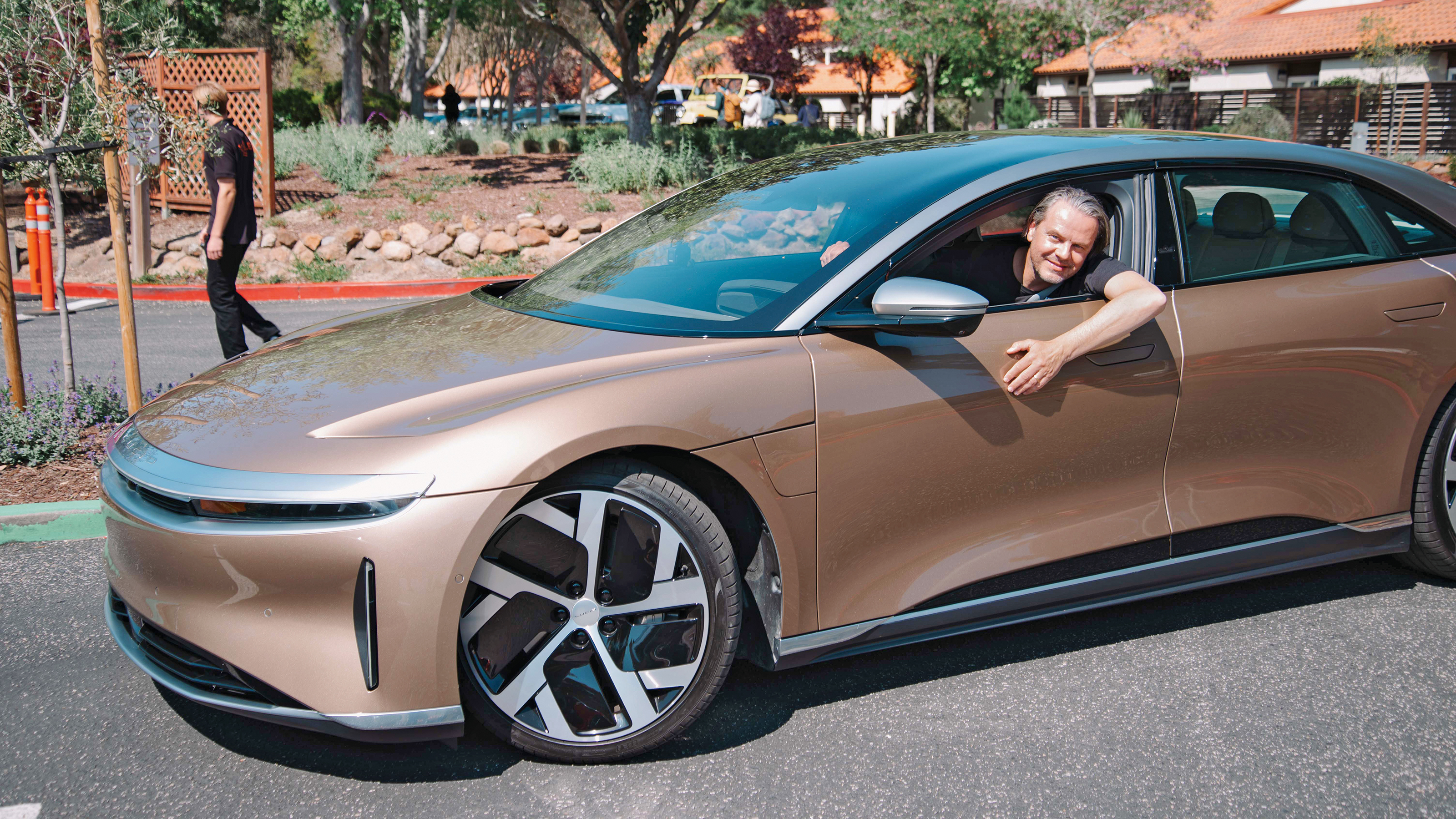 Lucid Air - front/side profile