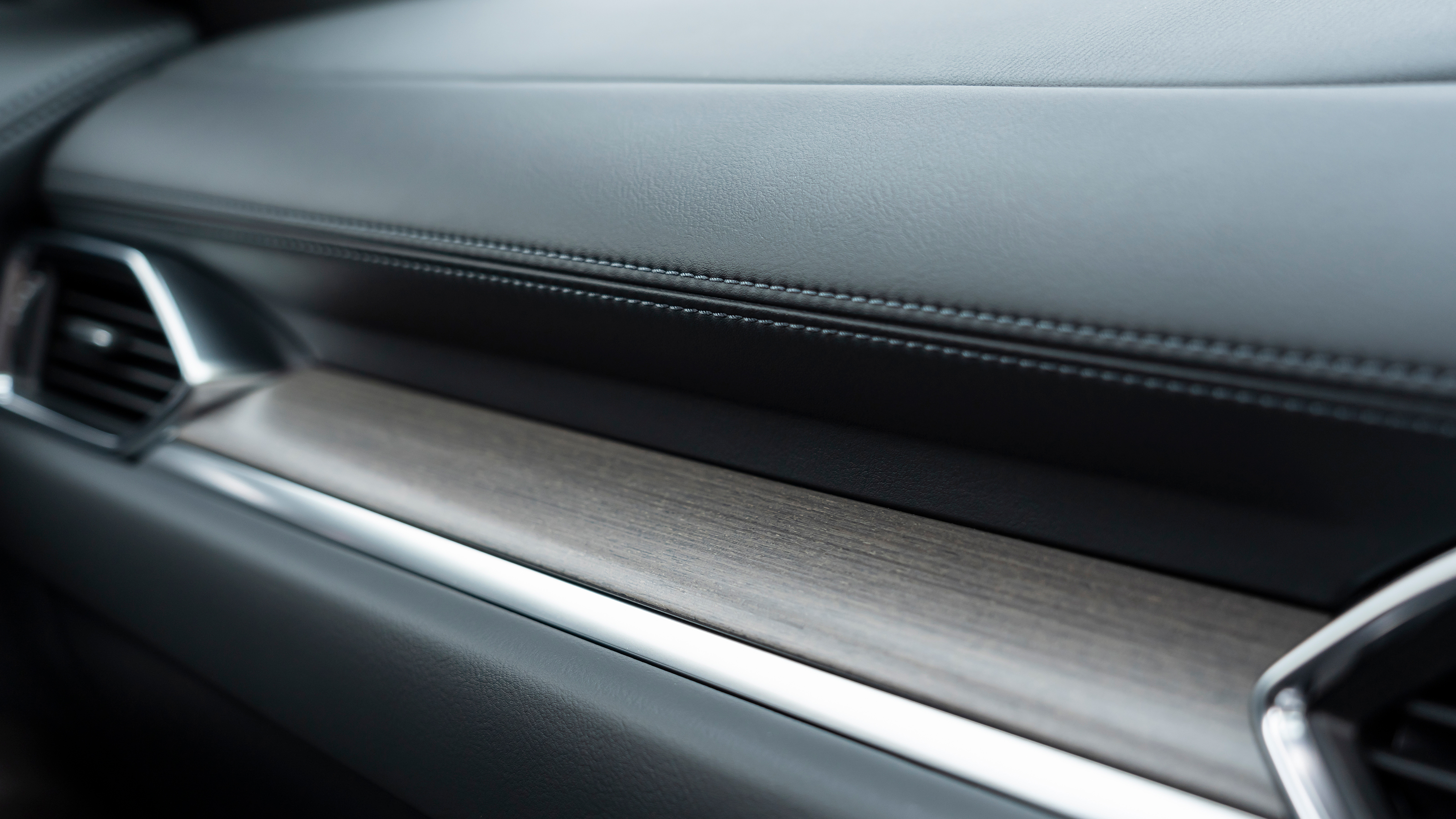 Mazda CX-5 2.5 GT Sport - dash material