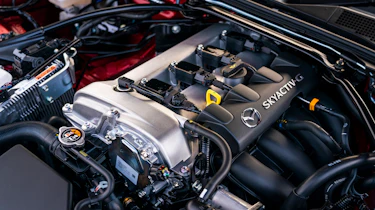 Mazda MX-5 RF - engine