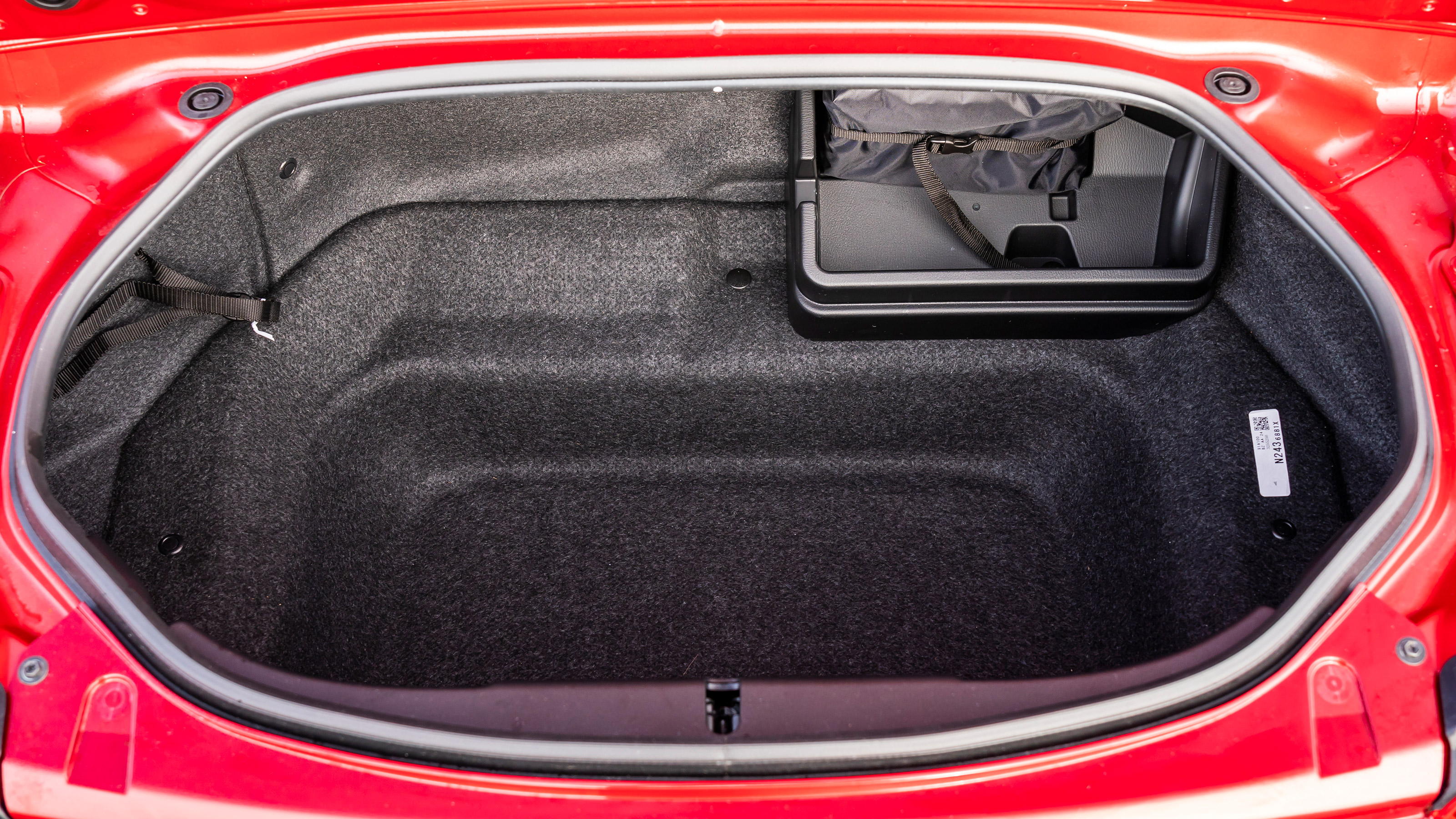 Mazda MX-5 RF - boot