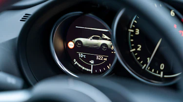 Mazda MX-5 RF - dials detail