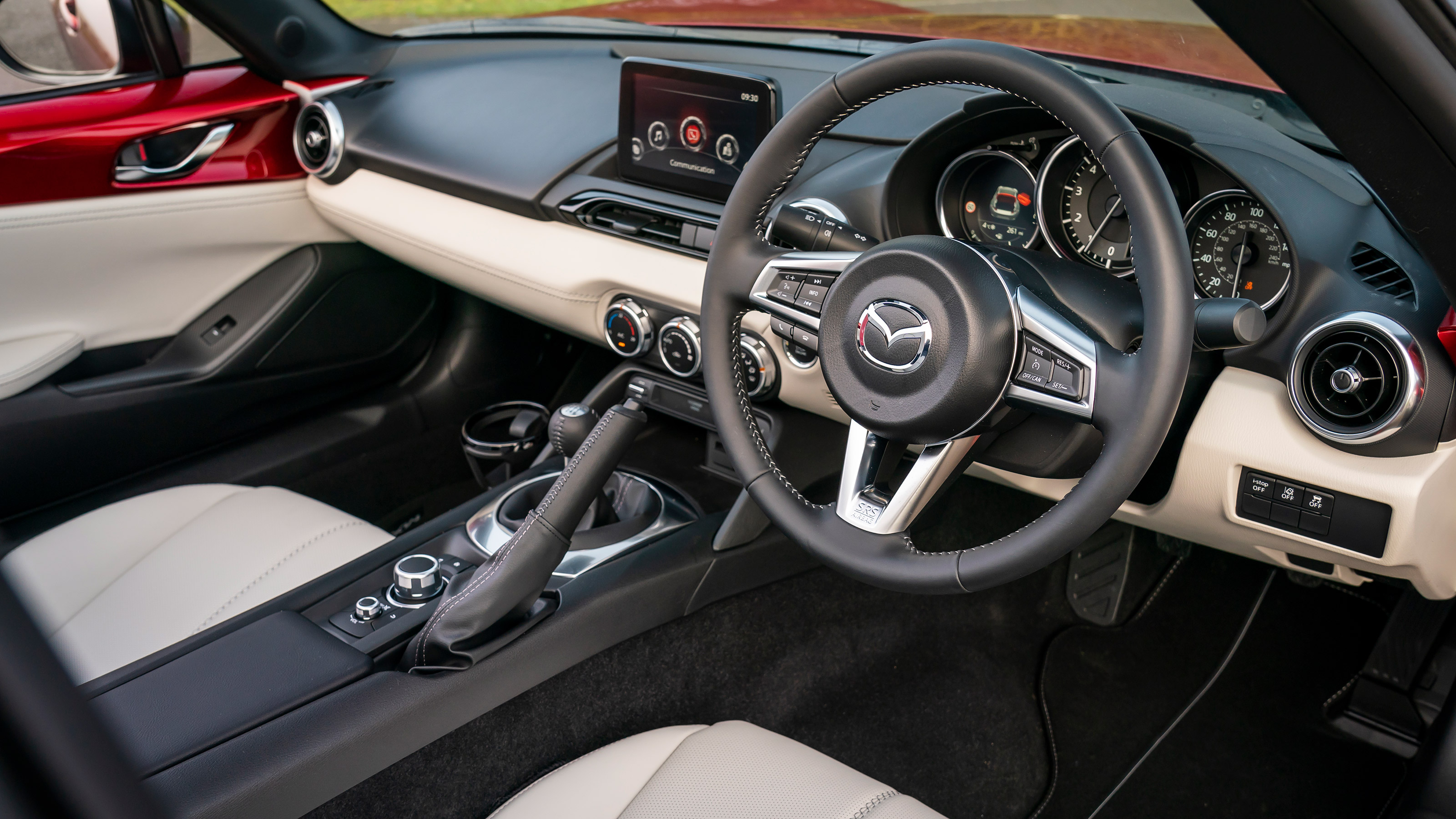 Mazda MX-5 RF - dash