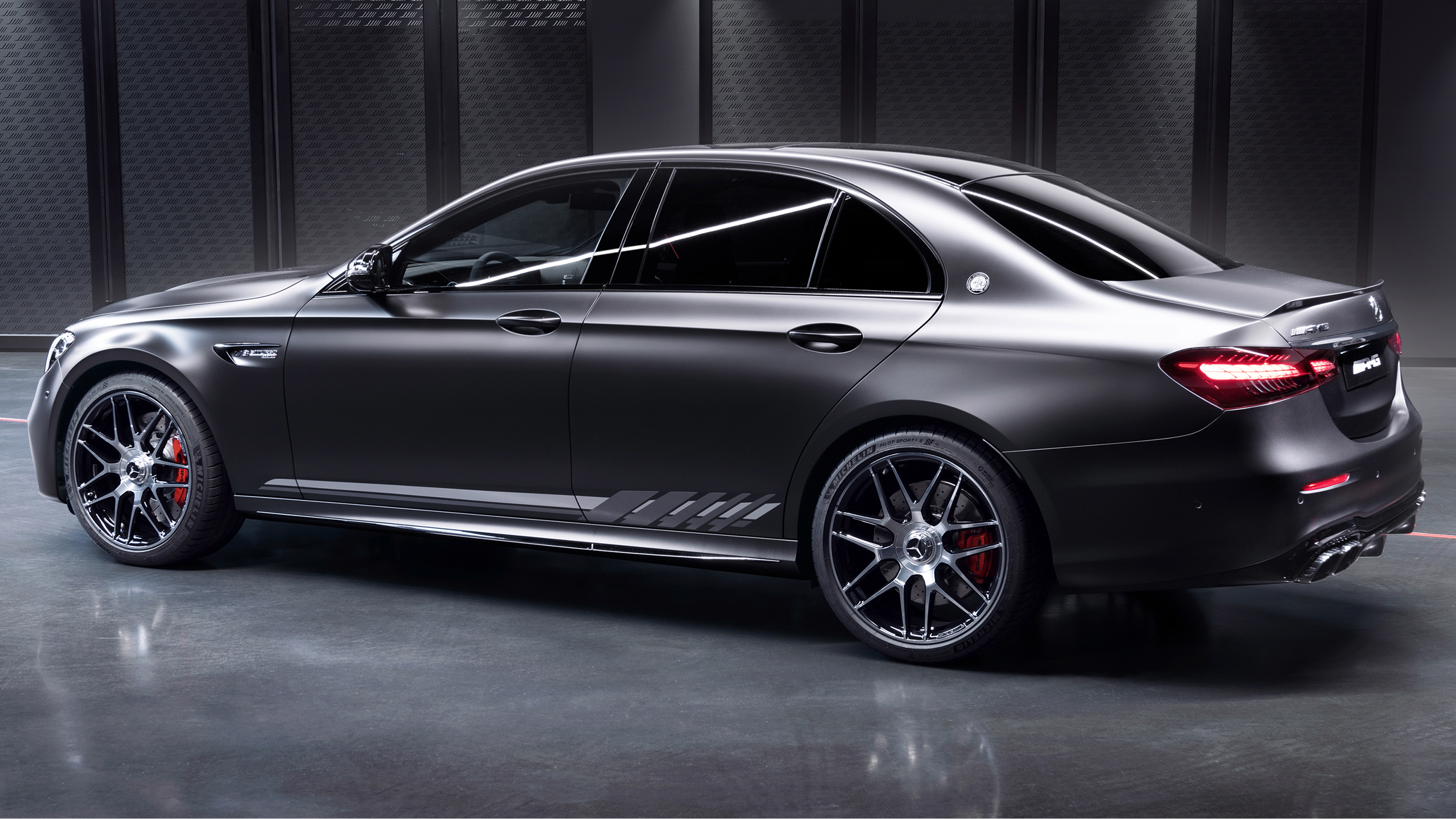 Mercedes-AMG E 63 S Final Edition - side