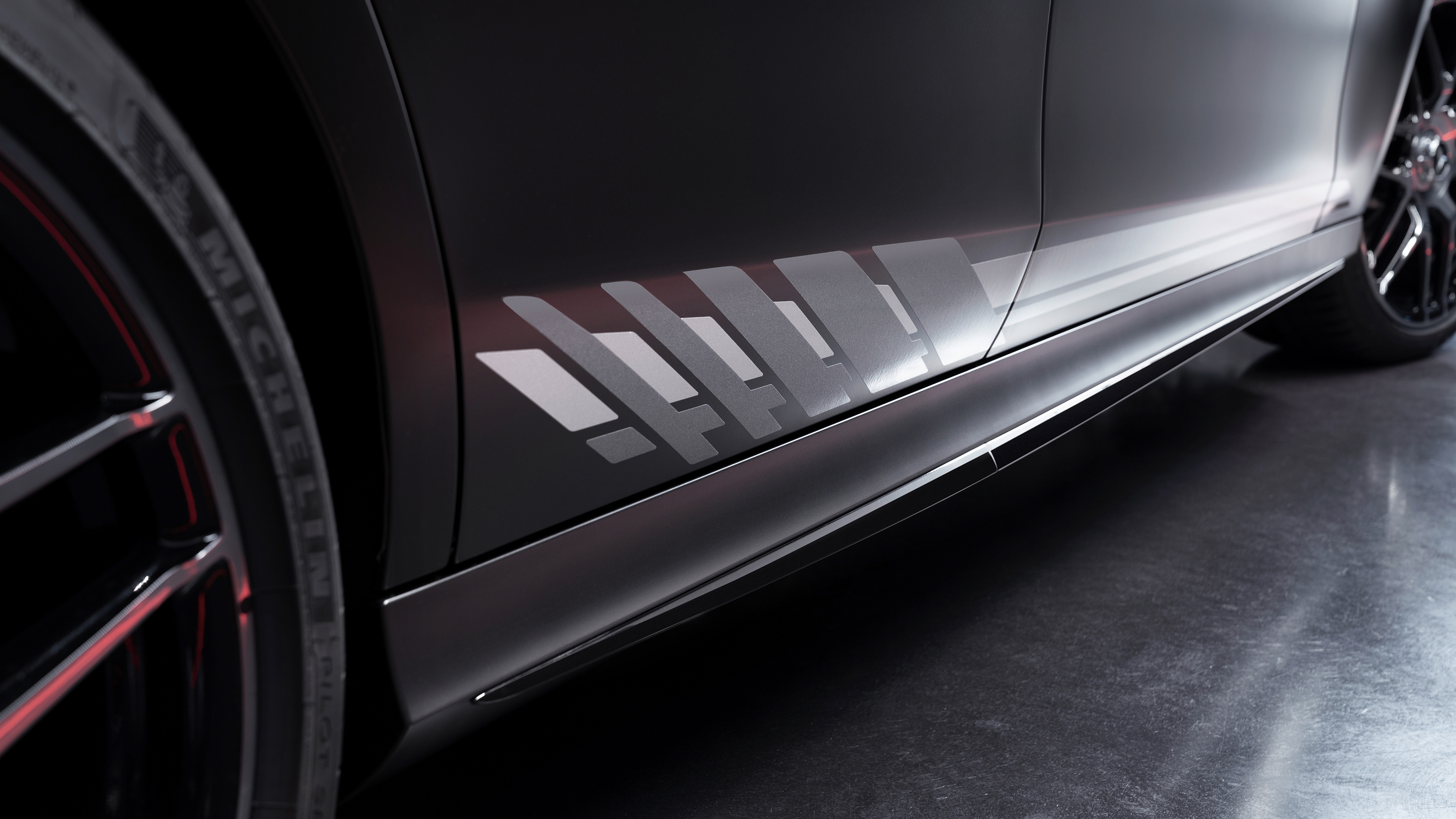 Mercedes-AMG E 63 S Final Edition - side decals