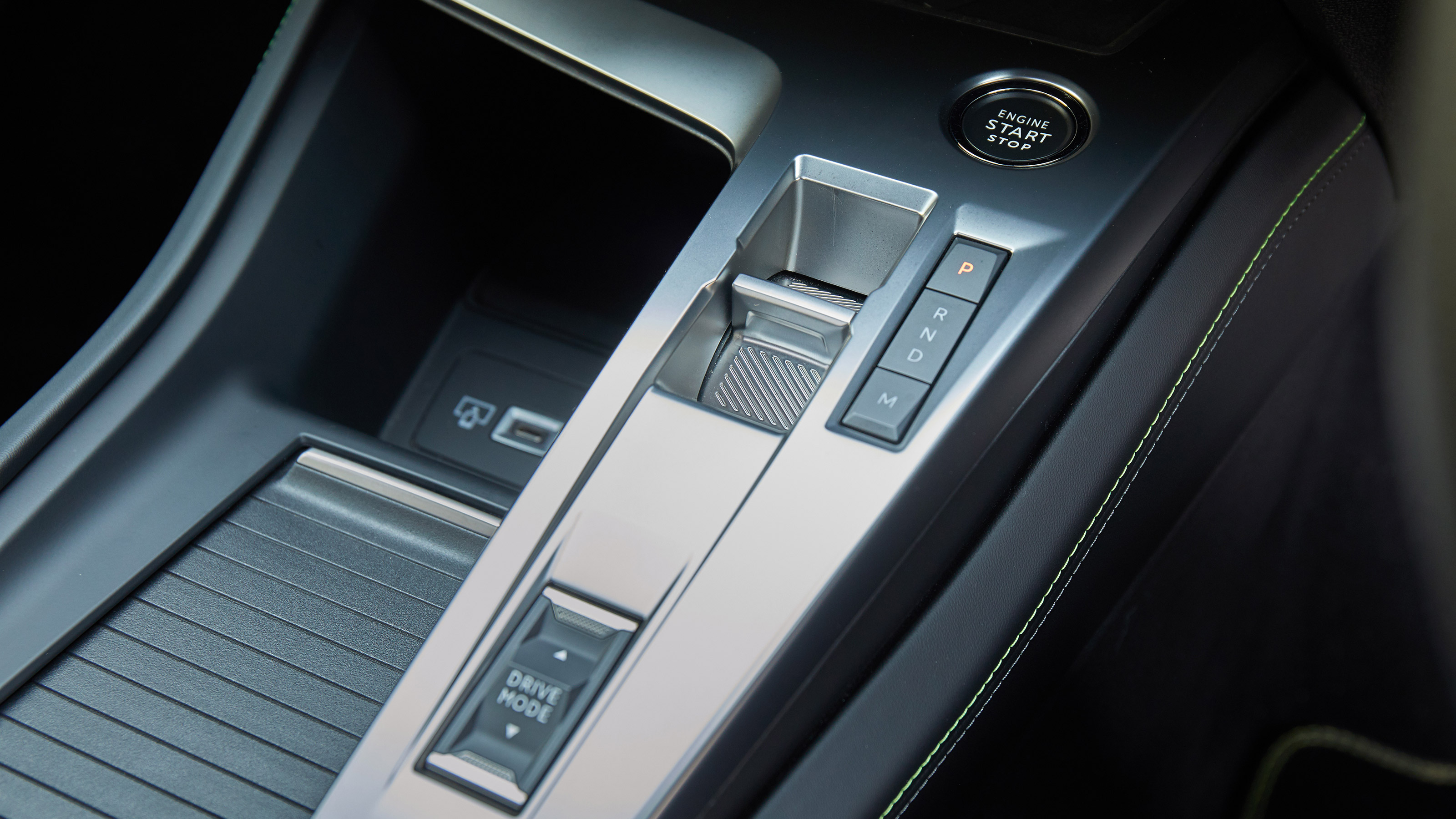 Peugeot 308 UK - interior