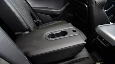 Skoda Karoq 1.5 TSI SE L 2022 - folded rear middle seat