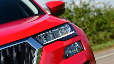 Skoda Karoq 1.5 TSI SE L 2022 - headlight