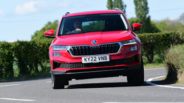 Skoda Karoq 1.5 TSI SE L 2022 - front cornering