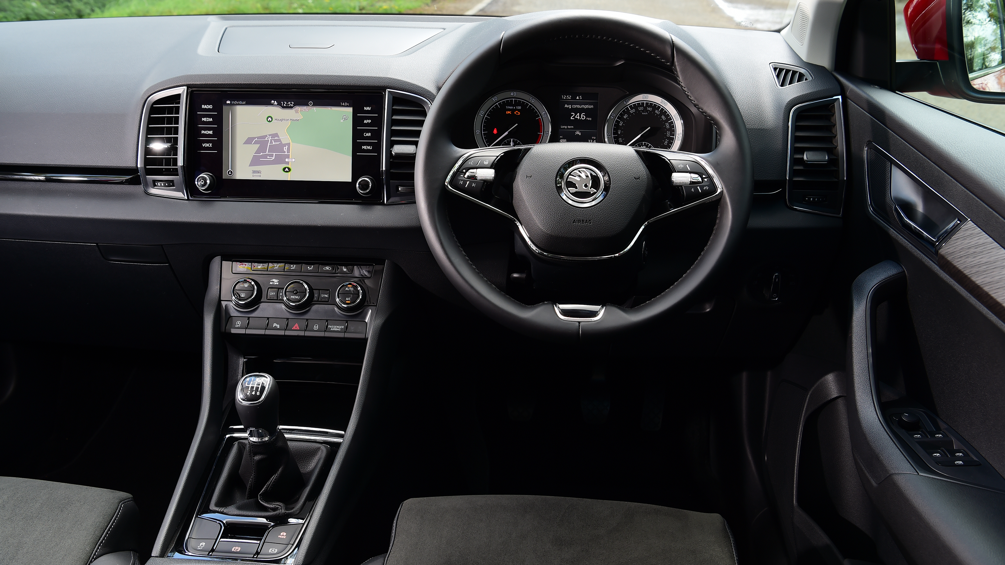 Skoda Karoq 1.5 TSI SE L 2022 - dashboard