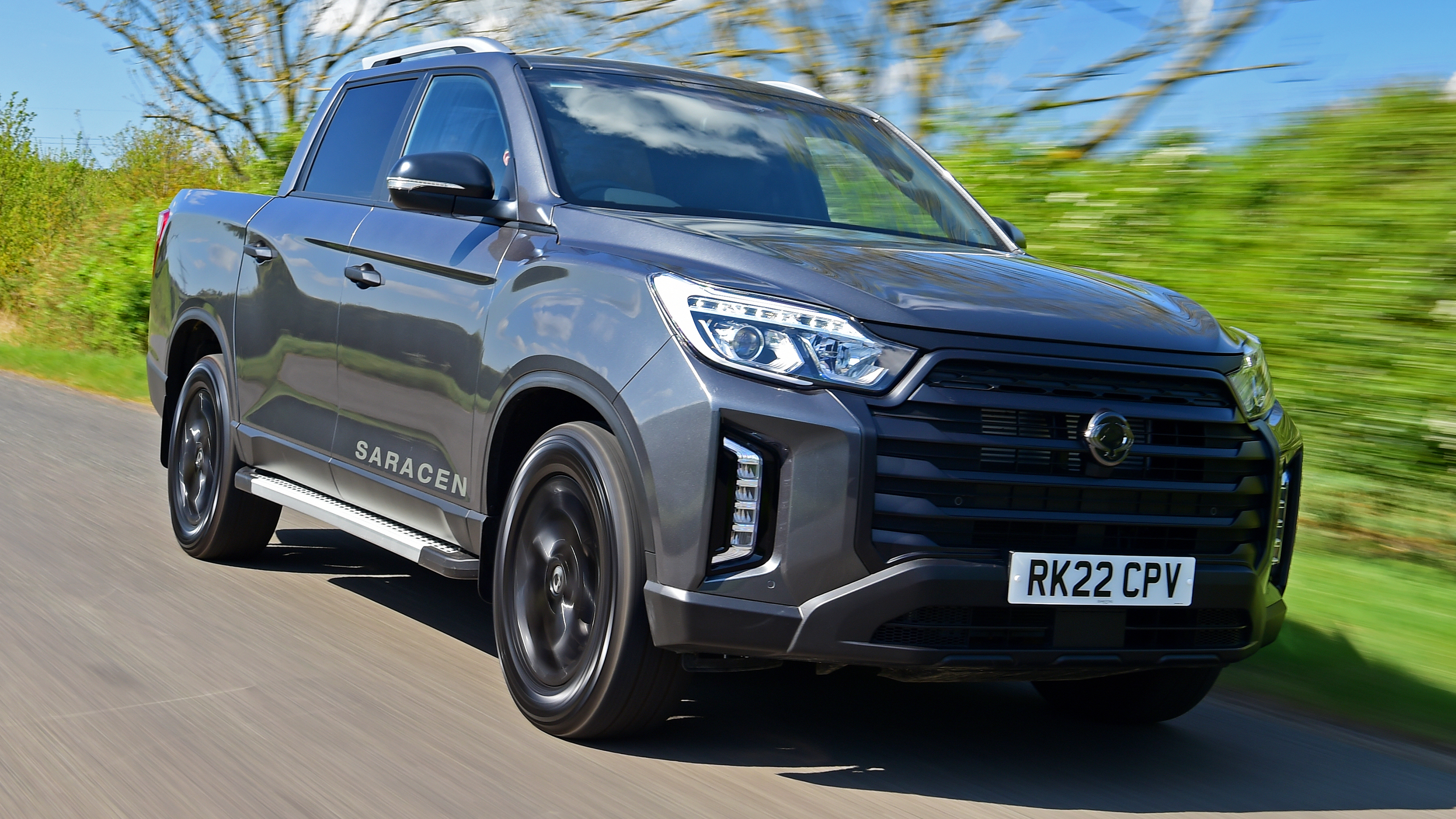 SsangYong Musso Saracen - front tracking