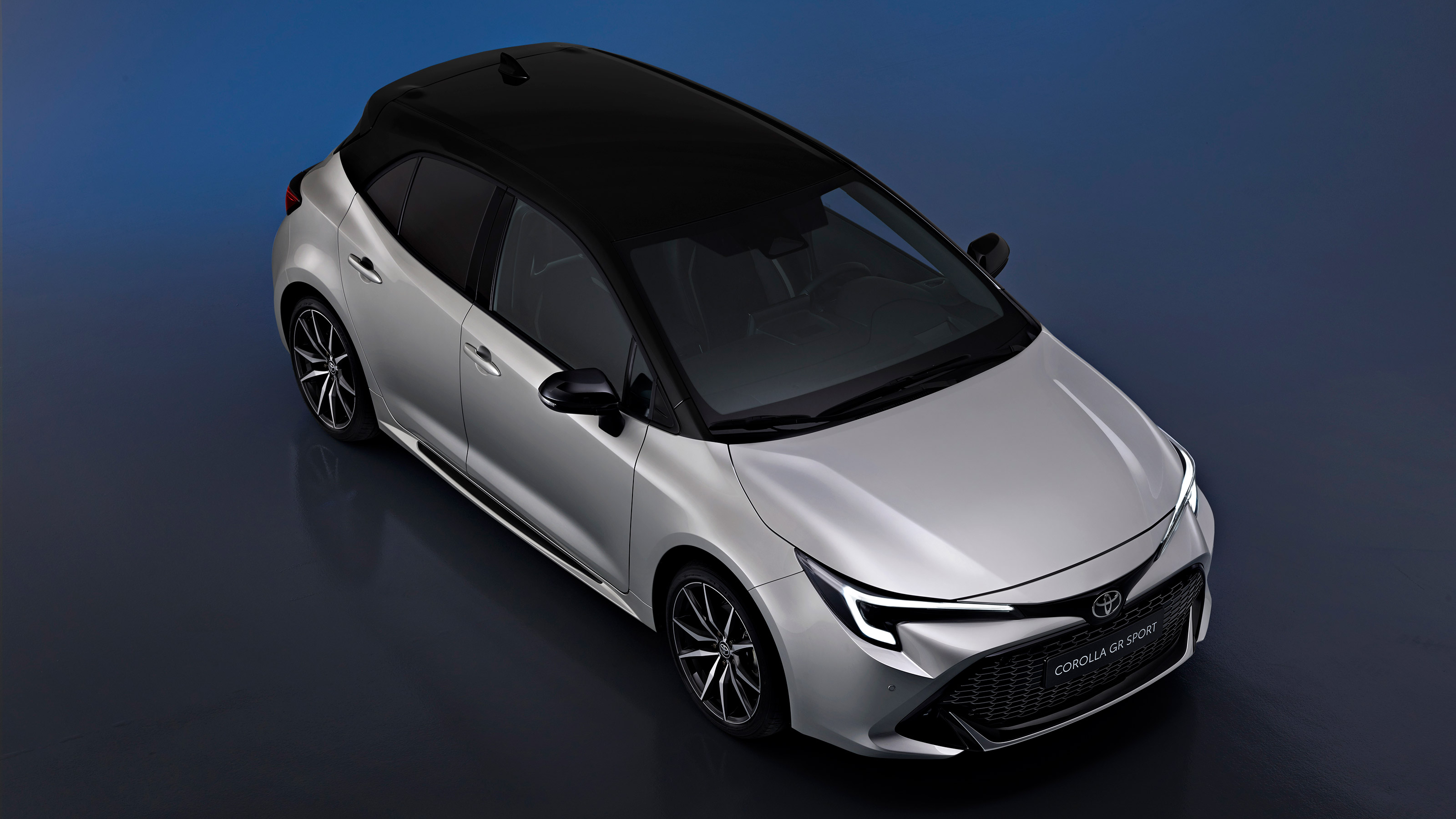 Toyota Corolla facelift - above