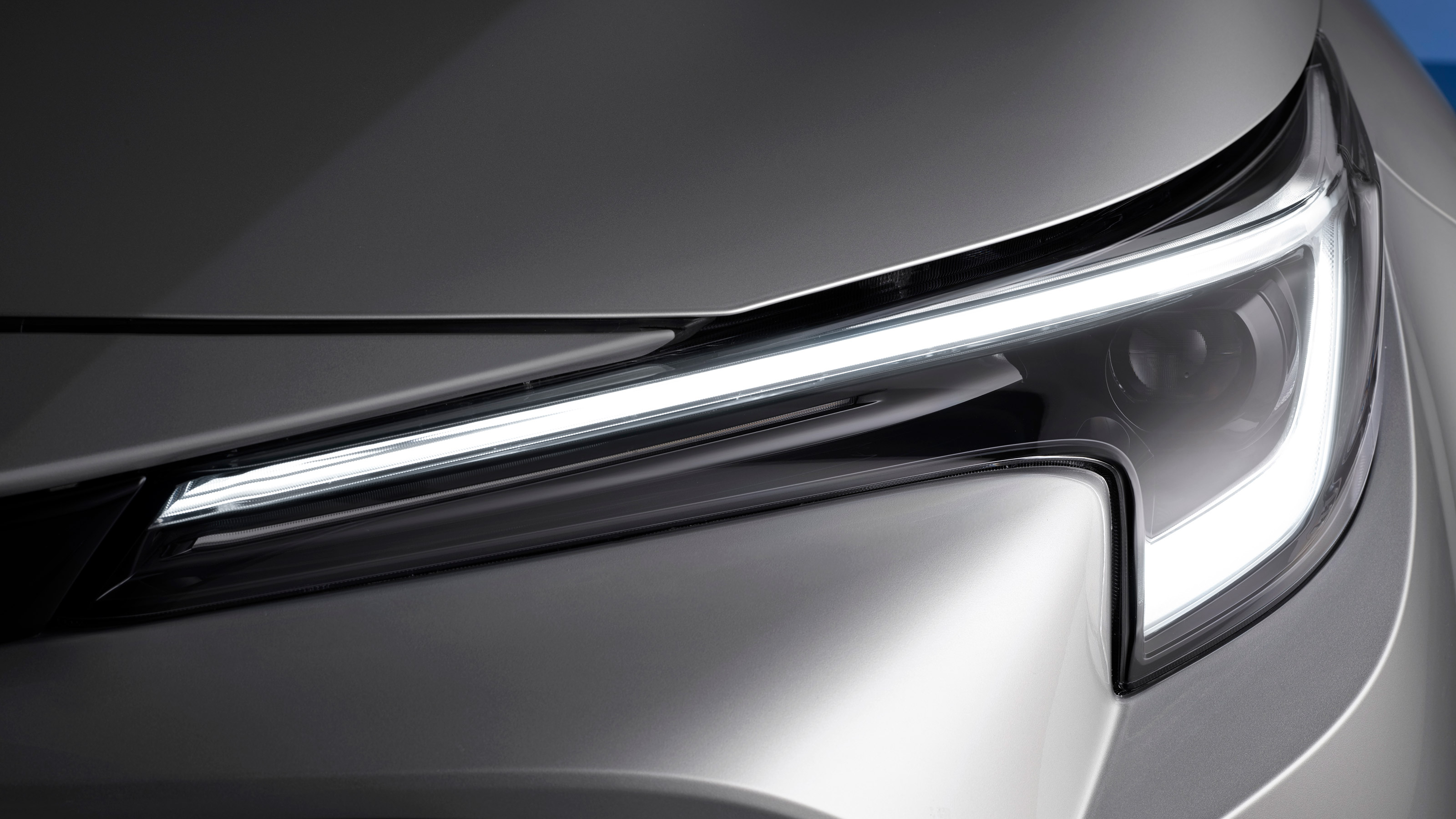 Toyota Corolla facelift - front light