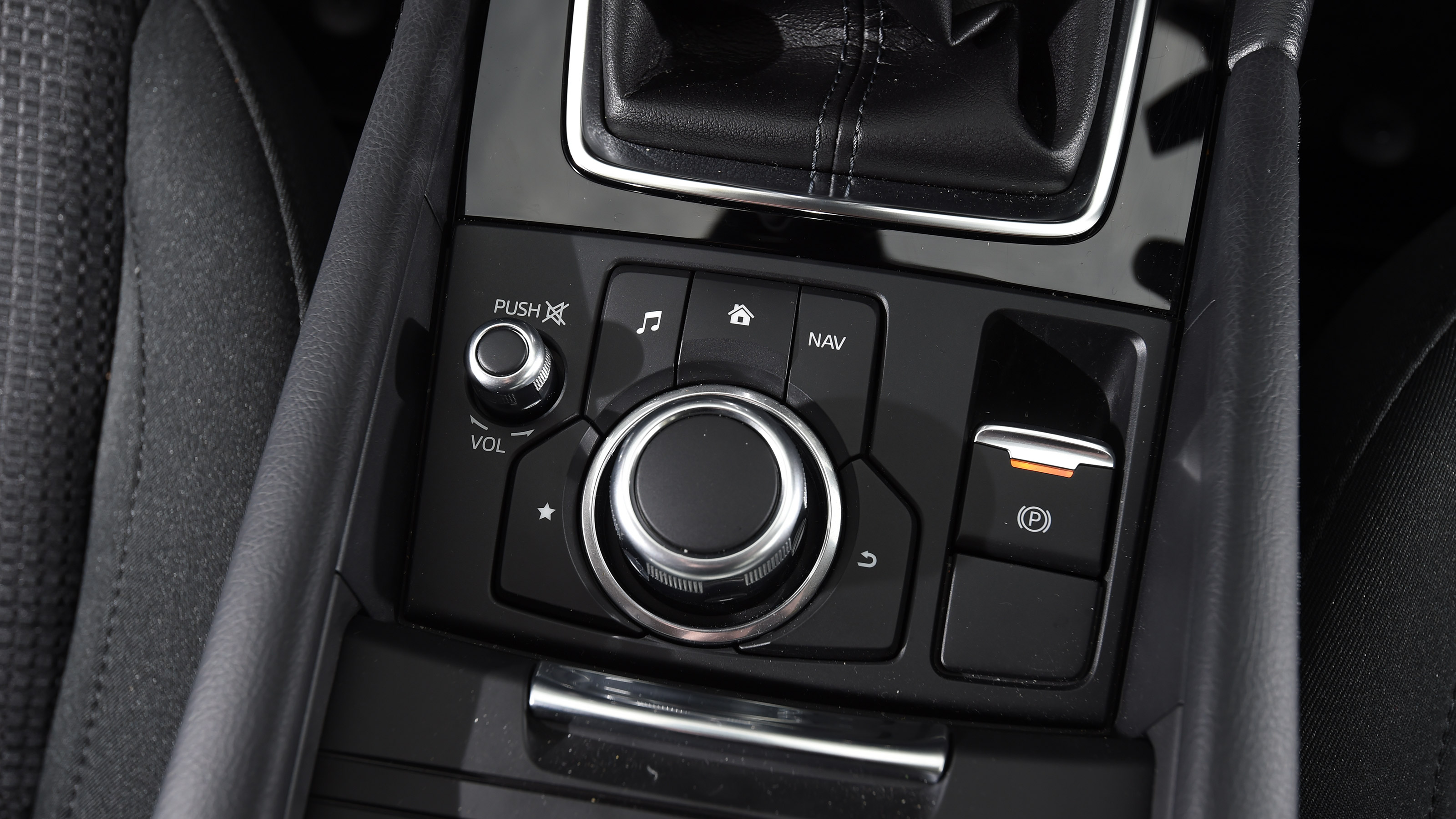 Used Mazda 3 Mk3 - centre console