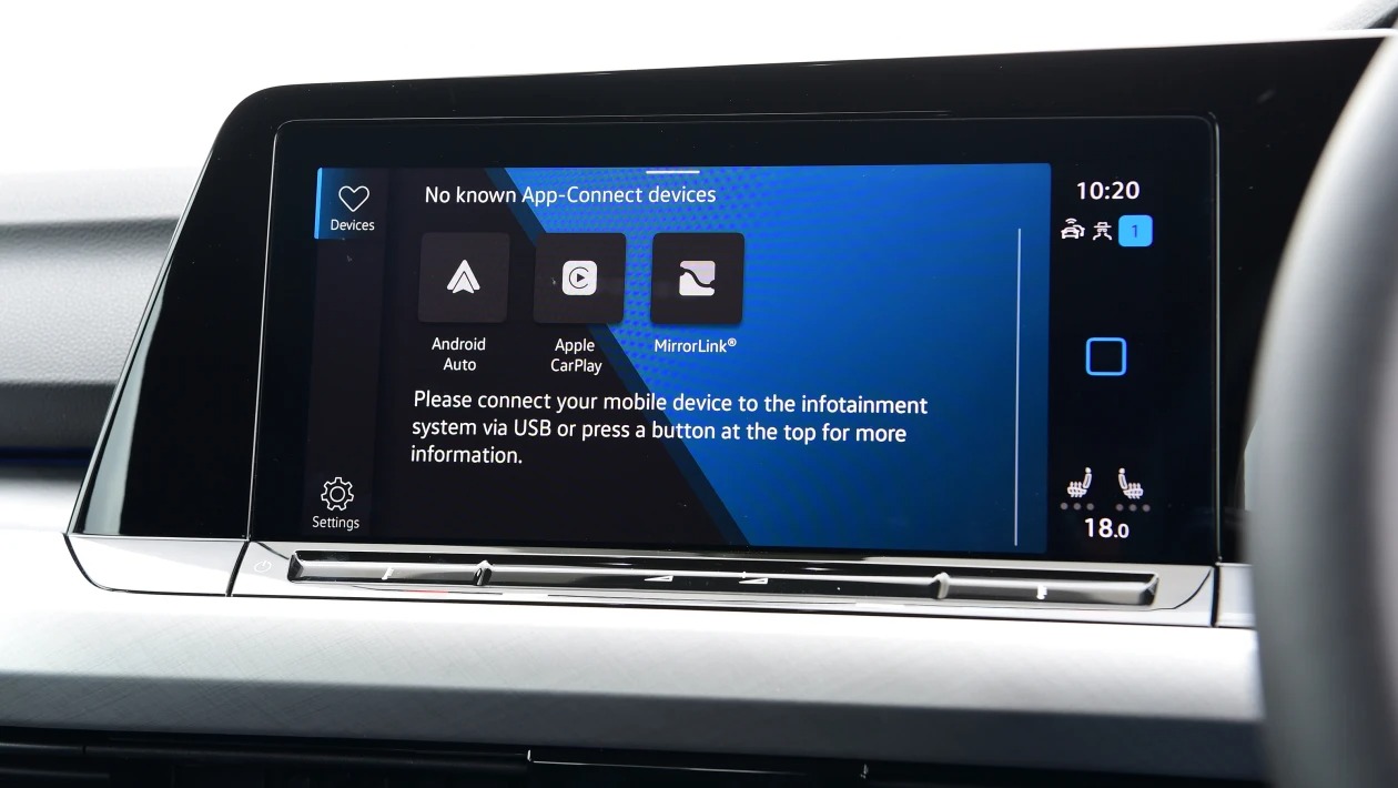 Used Volkswagen Golf Mk8 - screen