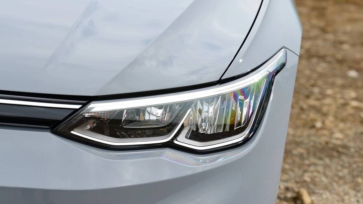 Used Volkswagen Golf Mk8 - front light