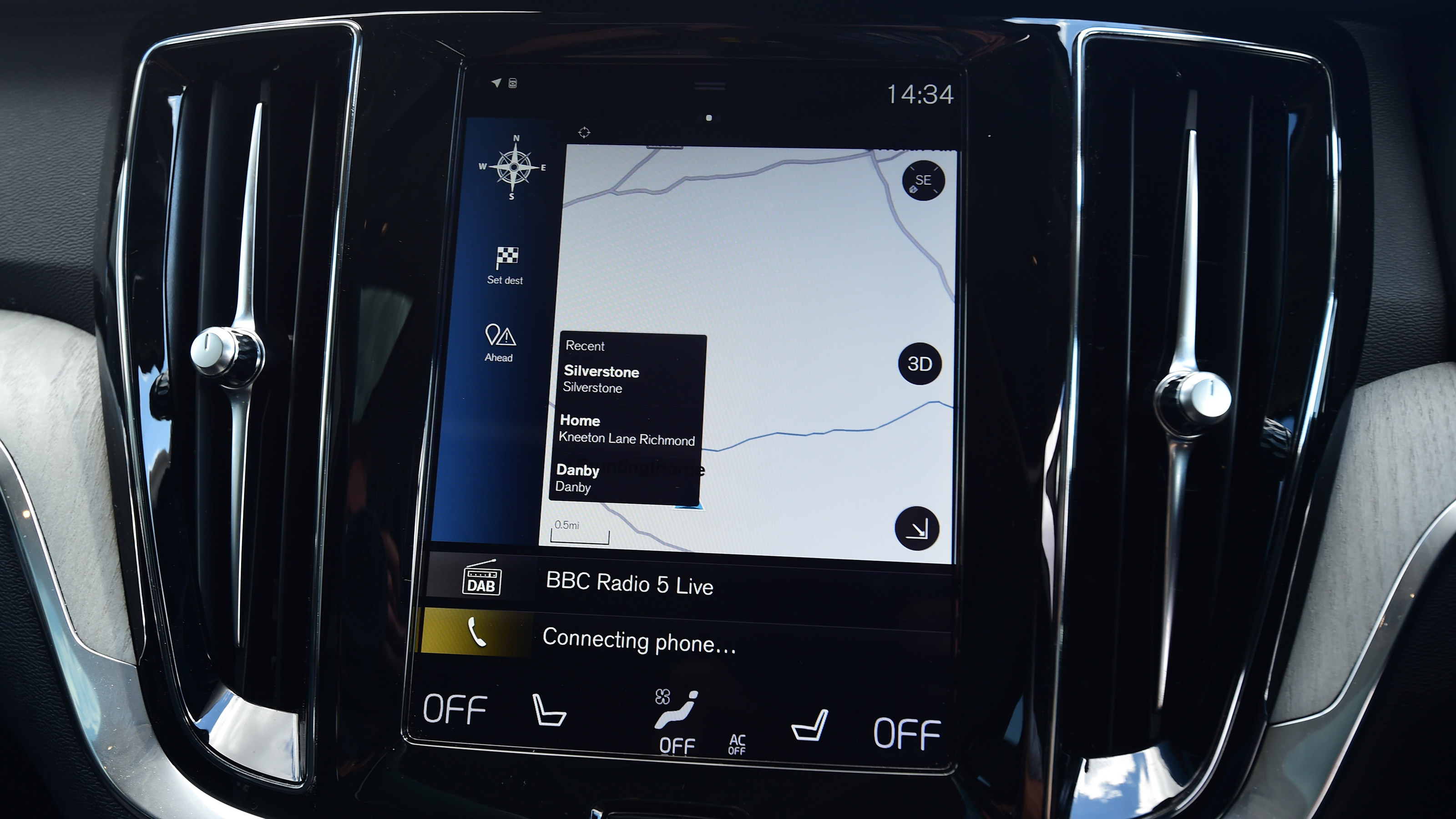 Used Volvo V60 - sat-nav