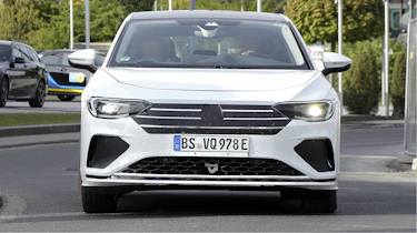 Volkswagen Aero B - front