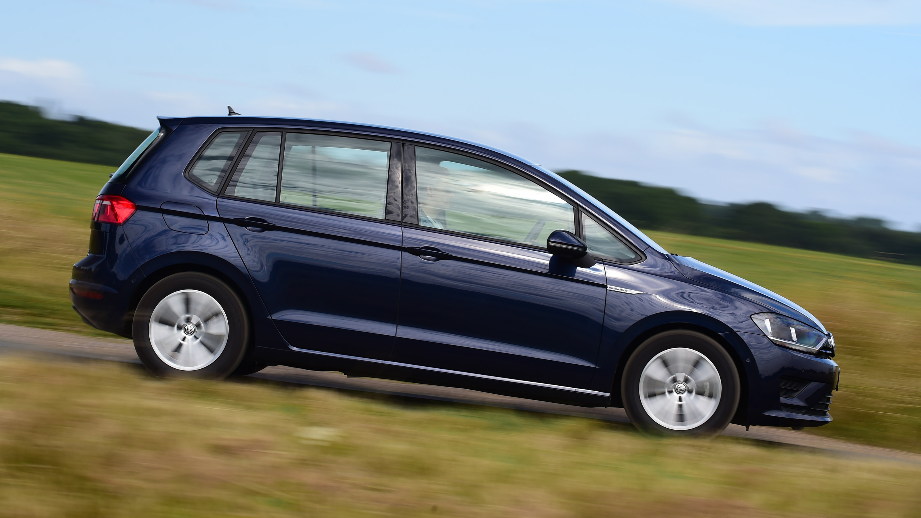 Used Volkswagen Golf SV - side
