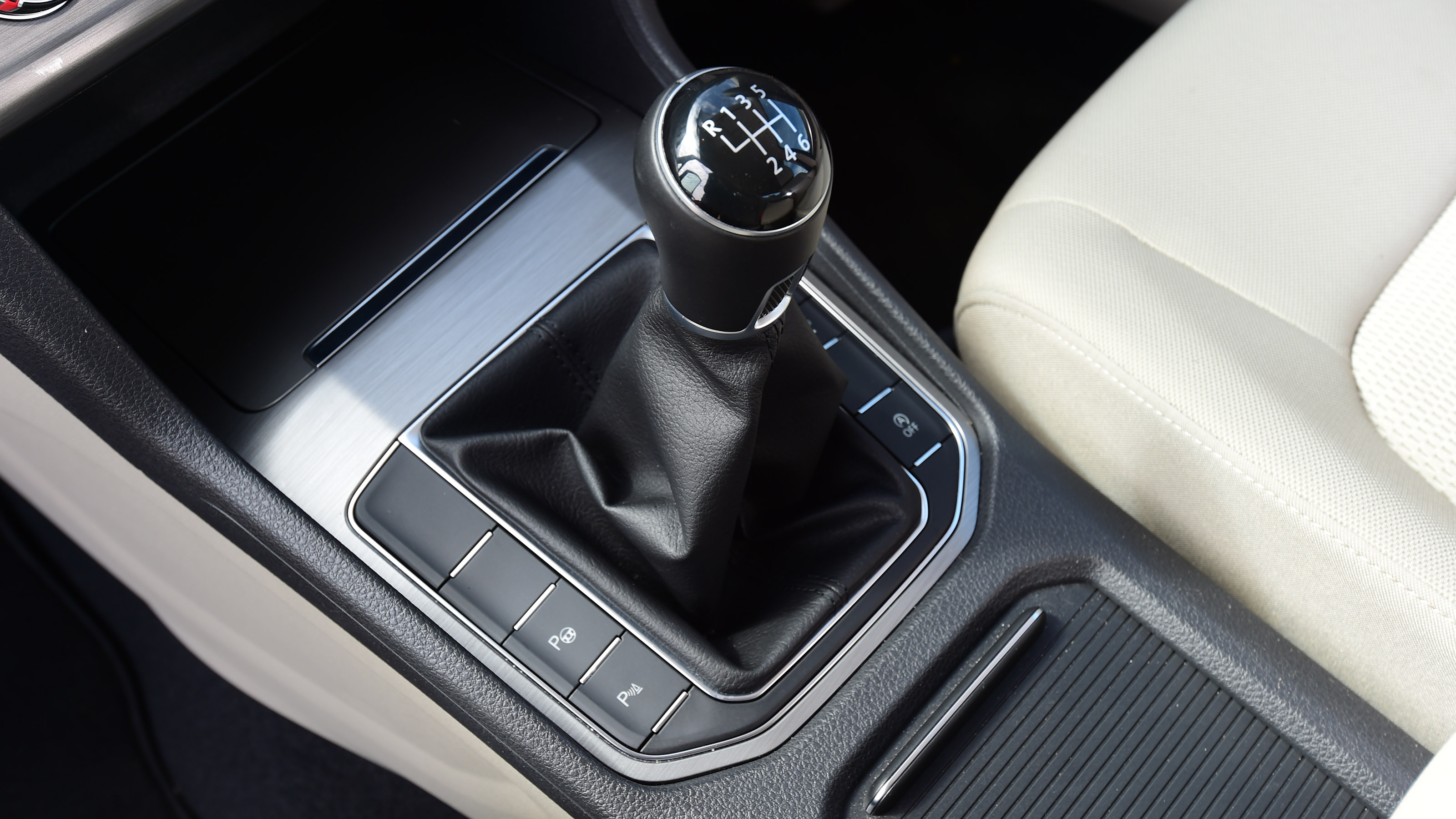 Used Volkswagen Golf SV - manual