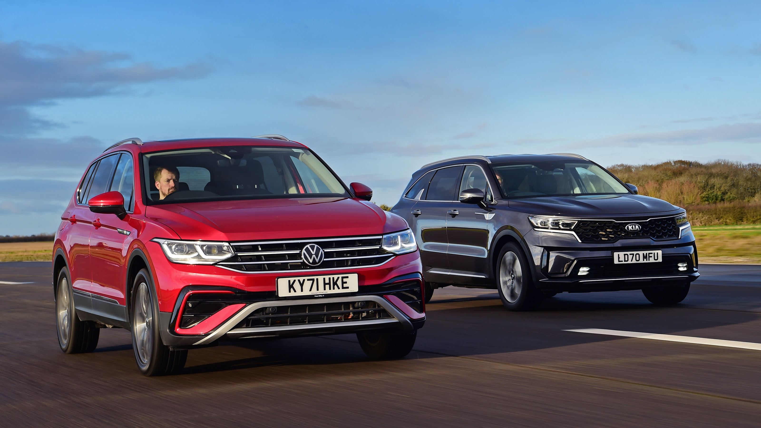Volkswagen Tiguan Allspace vs Kia Sorento - front