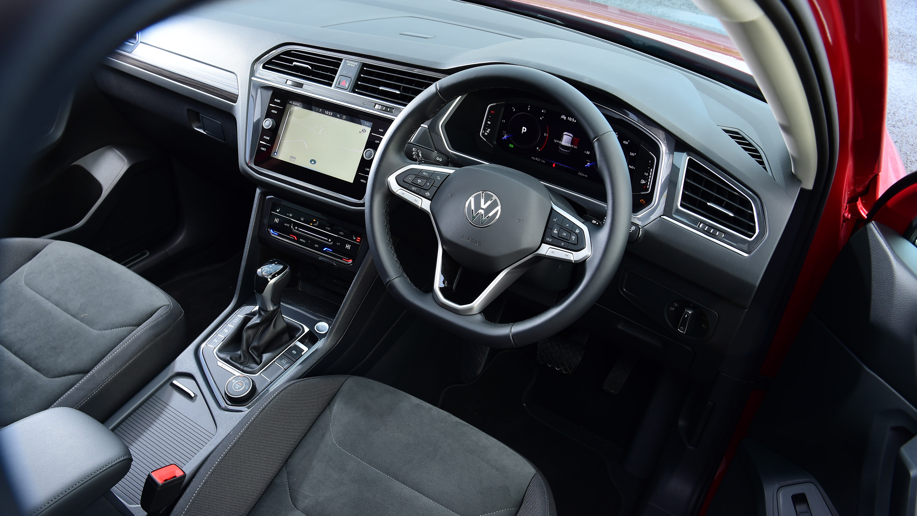 Volkswagen Tiguan Allspace - cabin