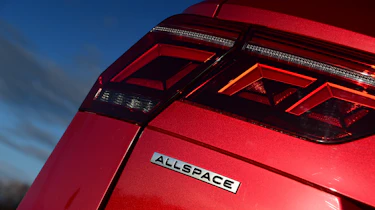 Volkswagen Tiguan Allspace - Tiguan badge