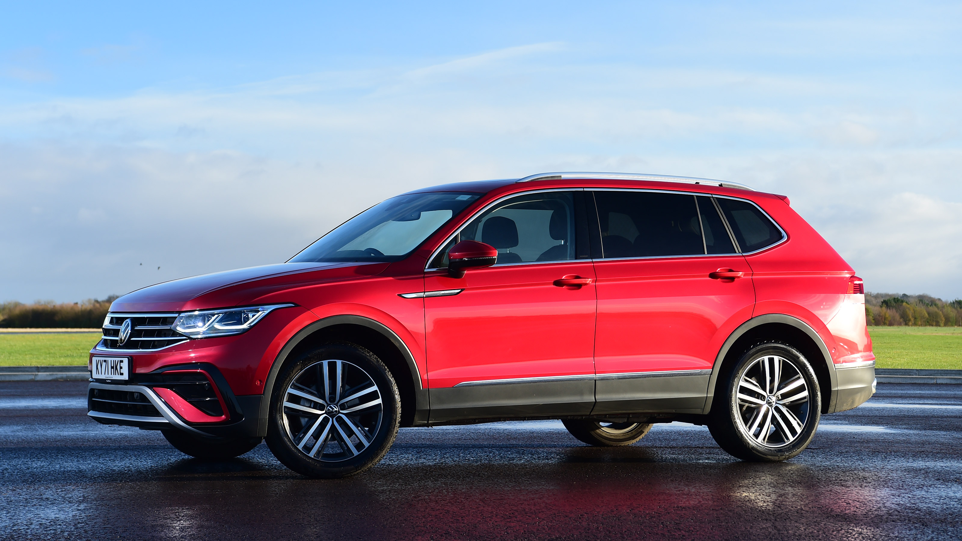 Volkswagen Tiguan Allspace - front static