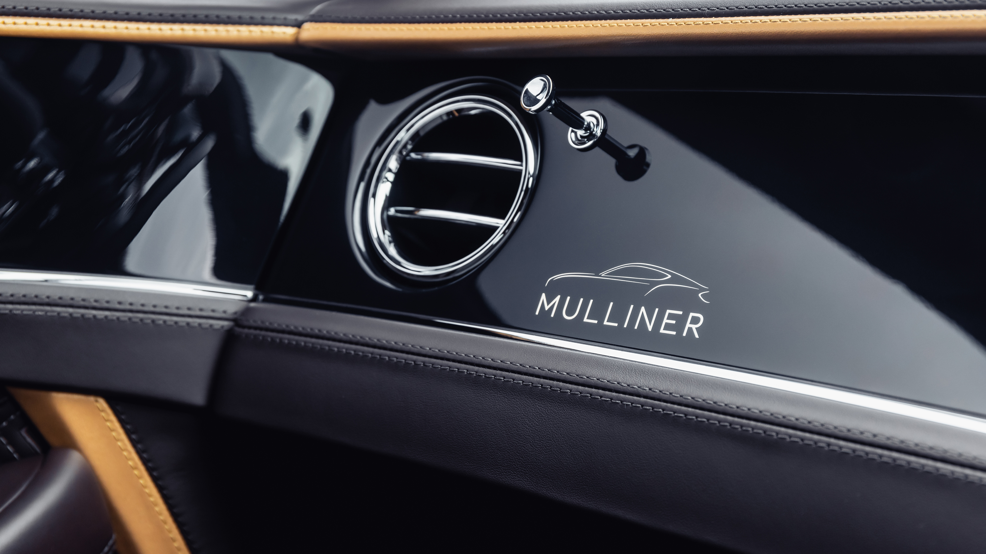 Bentley Continental GT Mulliner - dash engraving