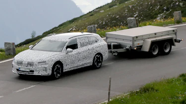 New Skoda Superb spyshots - towing