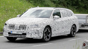 New Skoda Superb spyshots - front tracking