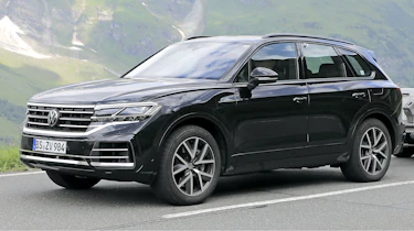 2023 VW Touareg spyshots - front/nearside