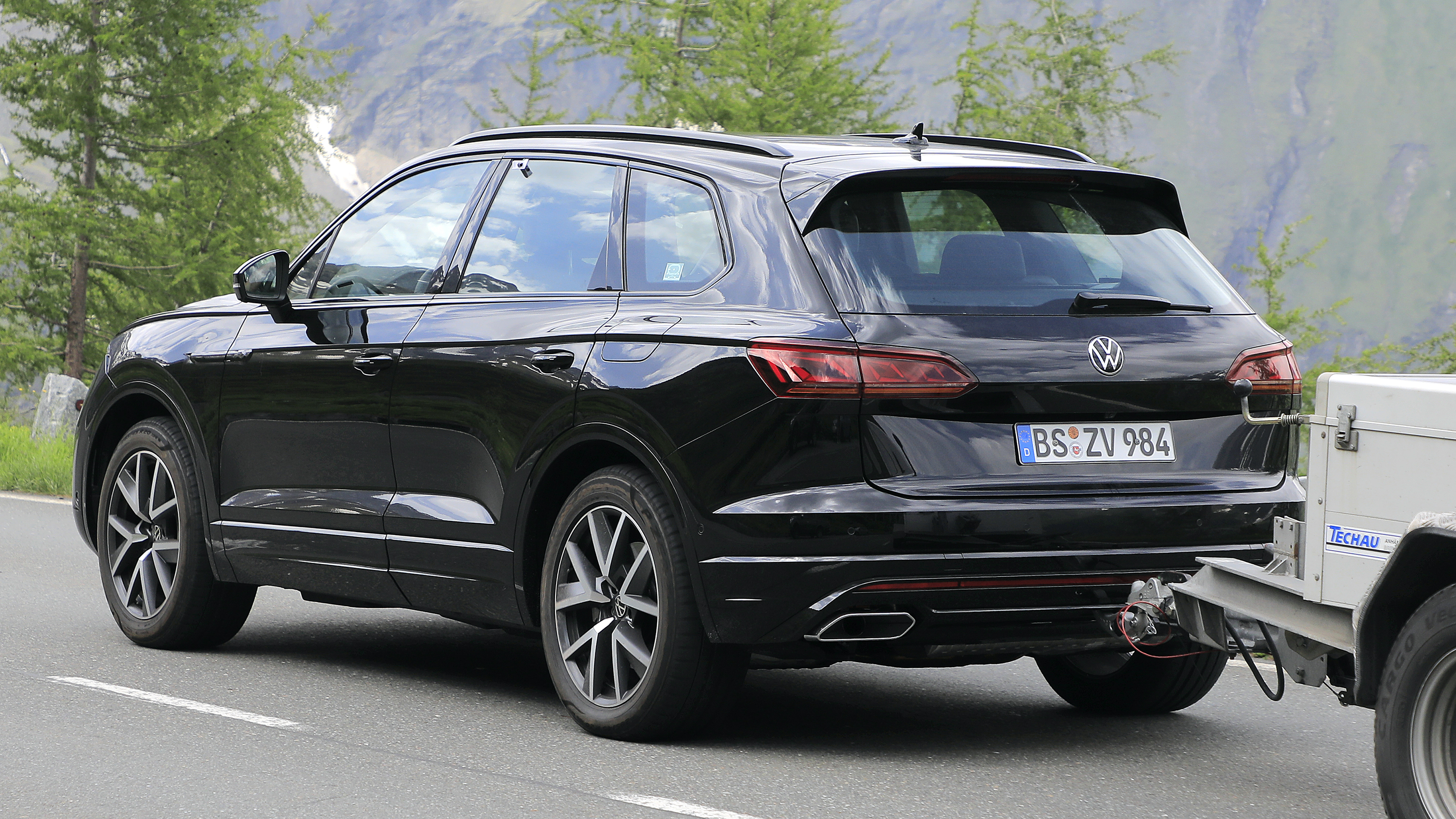 2023 VW Touareg spyshots - rear/nearside