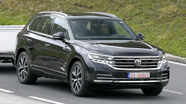 2023 VW Touareg spyshots - front/offside