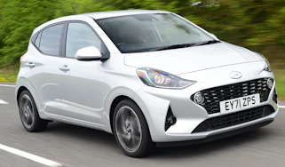 Toyota Aygo X vs Hyundai i10 vs Fiat 500 group test - Hyundai i10 front tracking