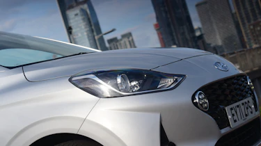 Toyota Aygo X vs Hyundai i10 vs Fiat 500 group test - Hyundai i10 headlight