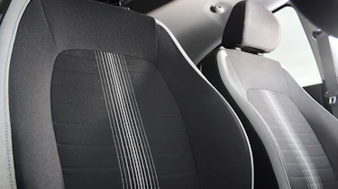 Toyota Aygo X vs Hyundai i10 vs Fiat 500 group test - Hyundai i10 front seats