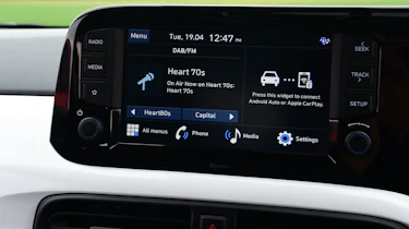 Toyota Aygo X vs Hyundai i10 vs Fiat 500 group test - Hyundai i10 infotainment screen