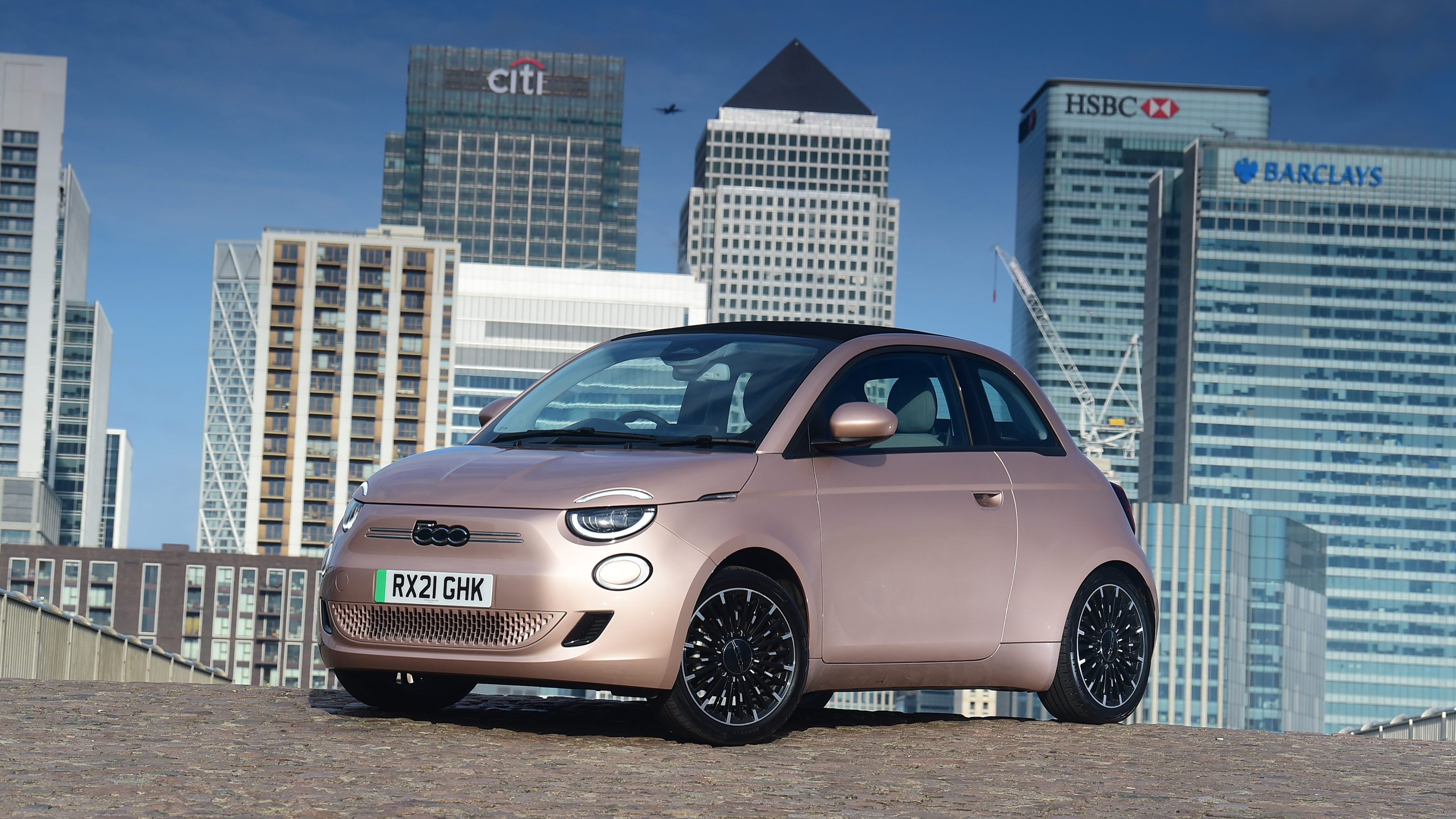 Toyota Aygo X vs Hyundai i10 vs Fiat 500 group test - Fiat 500 front static