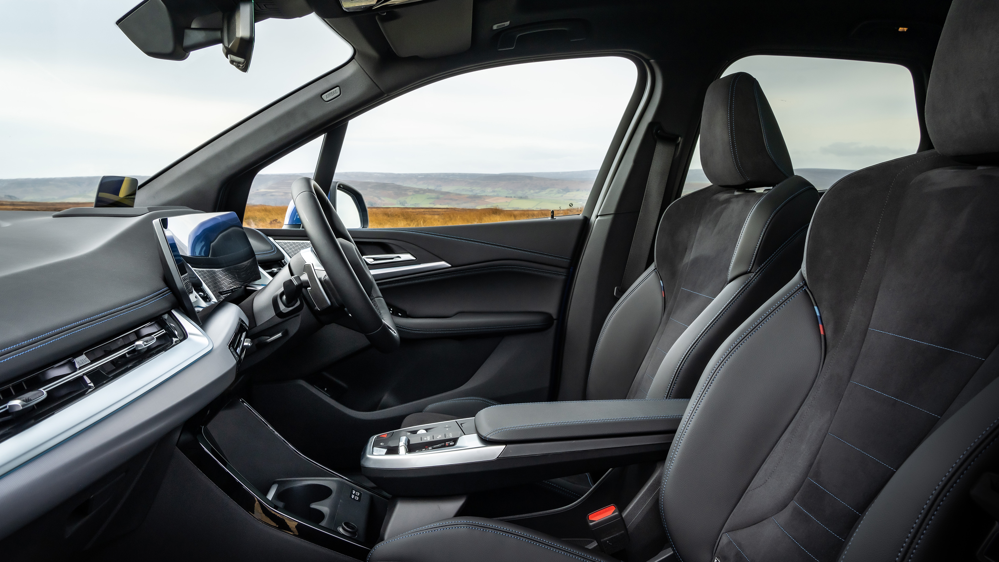 BMW 223i Active Tourer - front seats