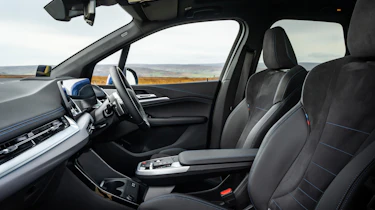 BMW 223i Active Tourer - front seats