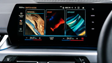BMW 223i Active Tourer - infotainment screen