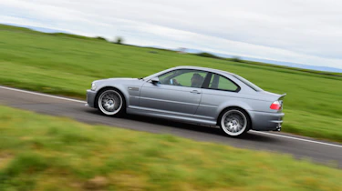 BMW M3 CSL panning