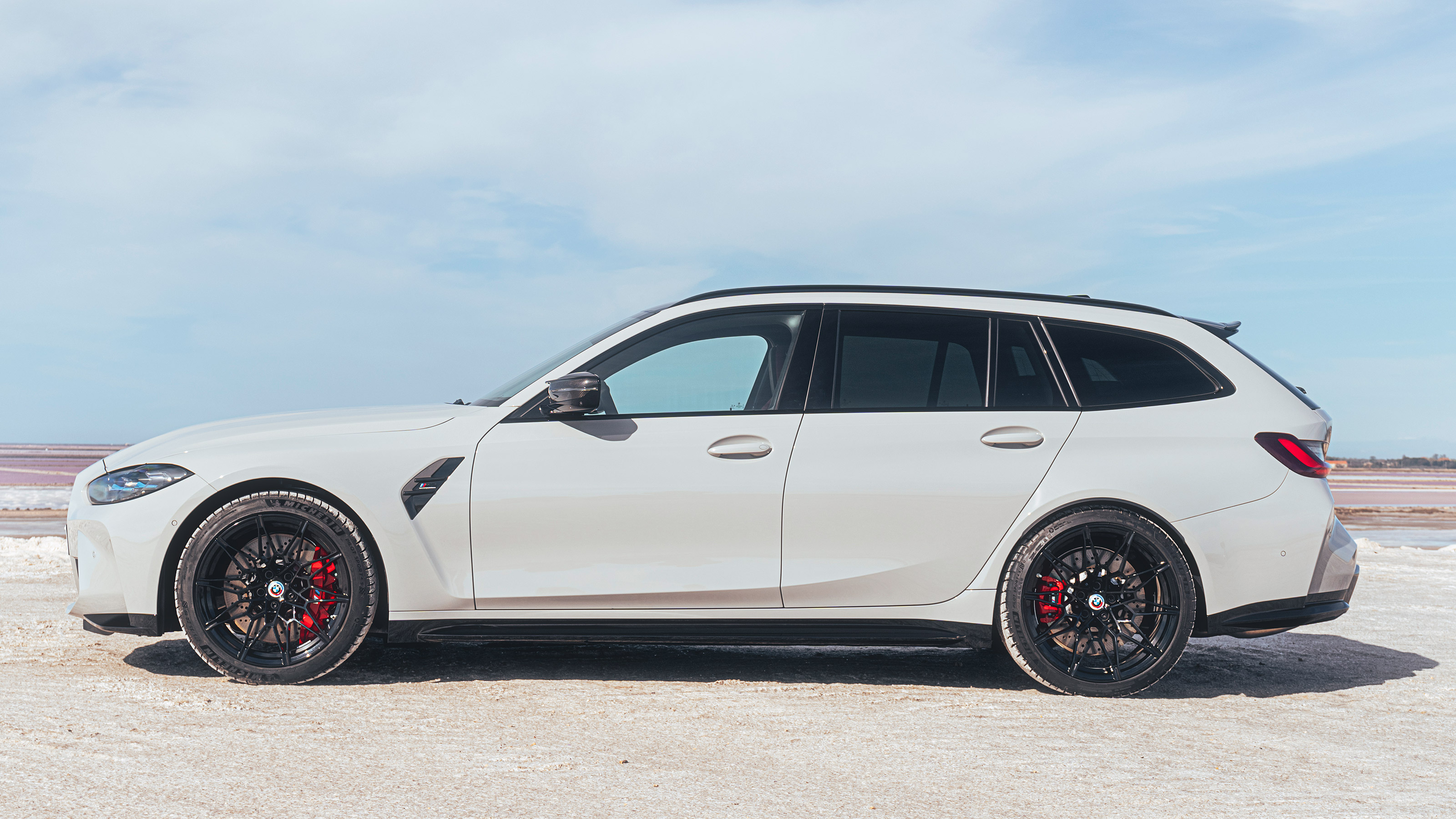 BMW M3 Touring - side static