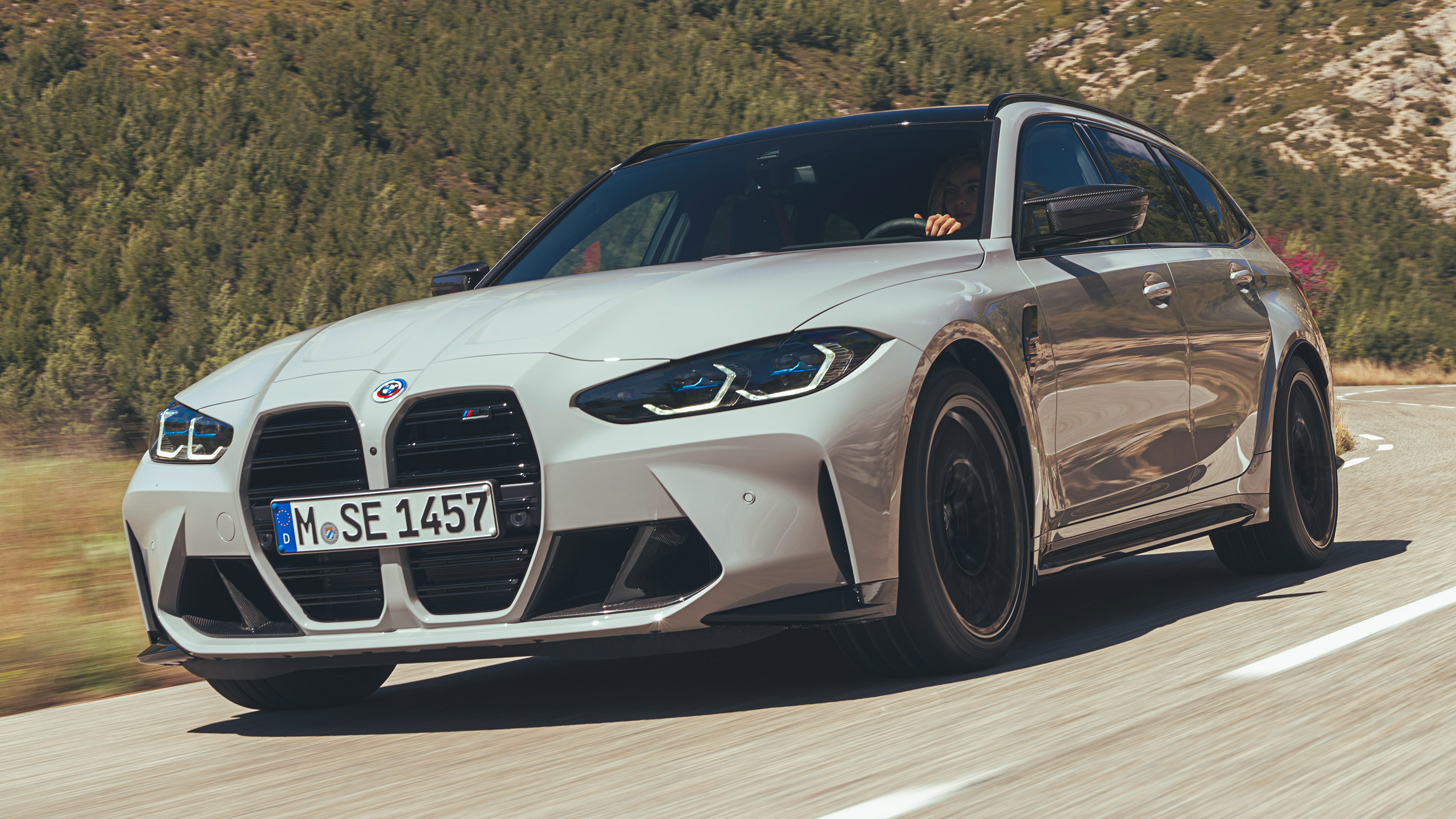 BMW M3 Touring - front action